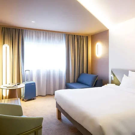 نوفوتيل مارن لا فاليه كوليجيان كولُجْيا