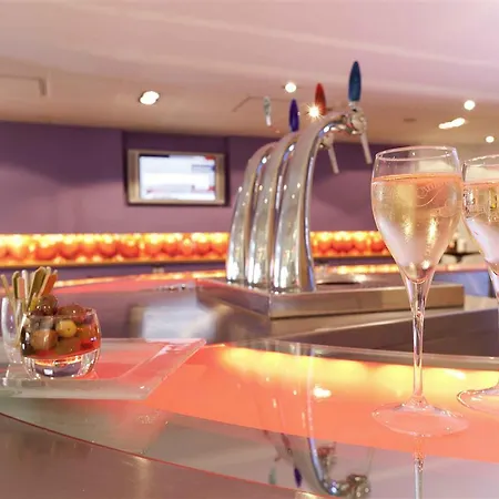 诺沃特玛娜瓦雷克雷吉安酒店 酒店 科累堑